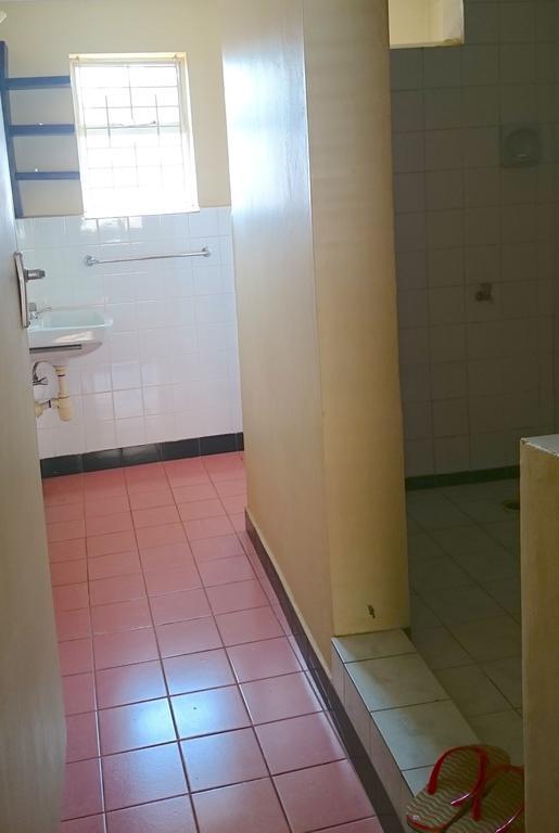 Hotel Acacia City Kampala Szoba fotó