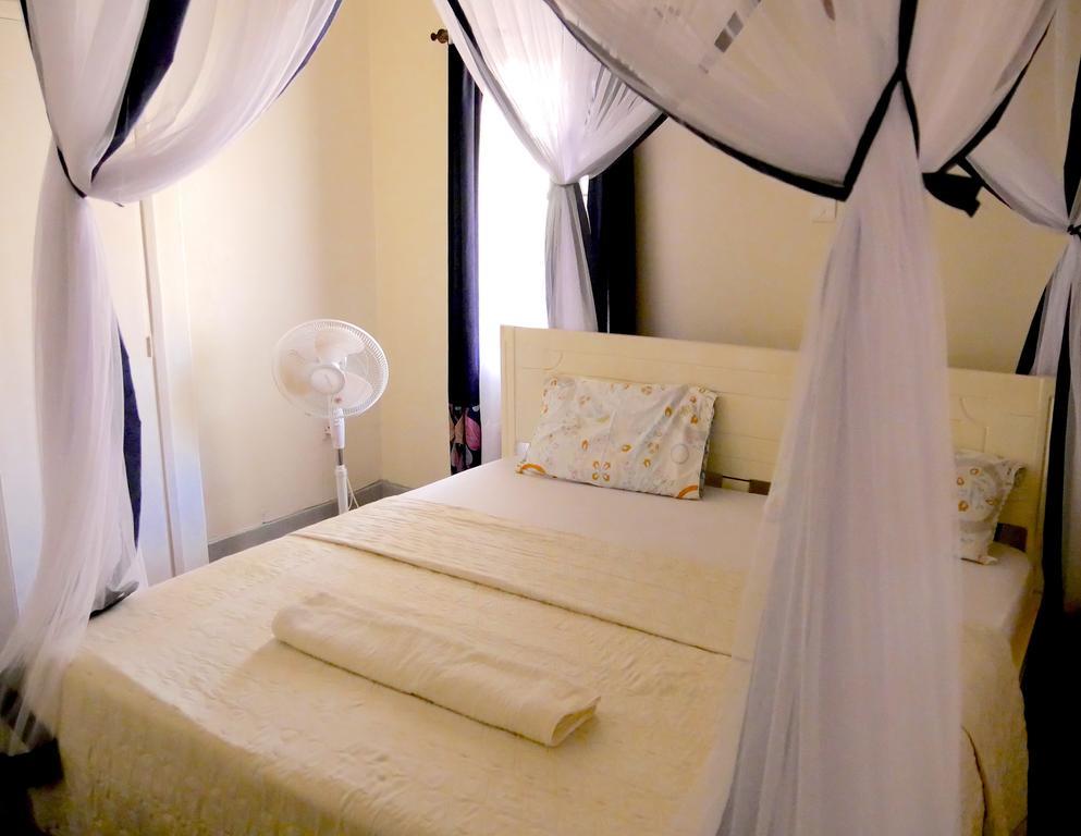 Hotel Acacia City Kampala Kültér fotó