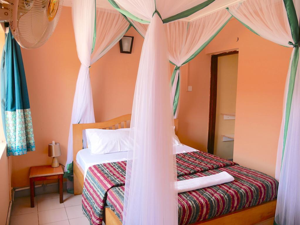 Hotel Acacia City Kampala Kültér fotó