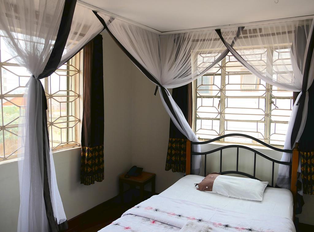 Hotel Acacia City Kampala Kültér fotó